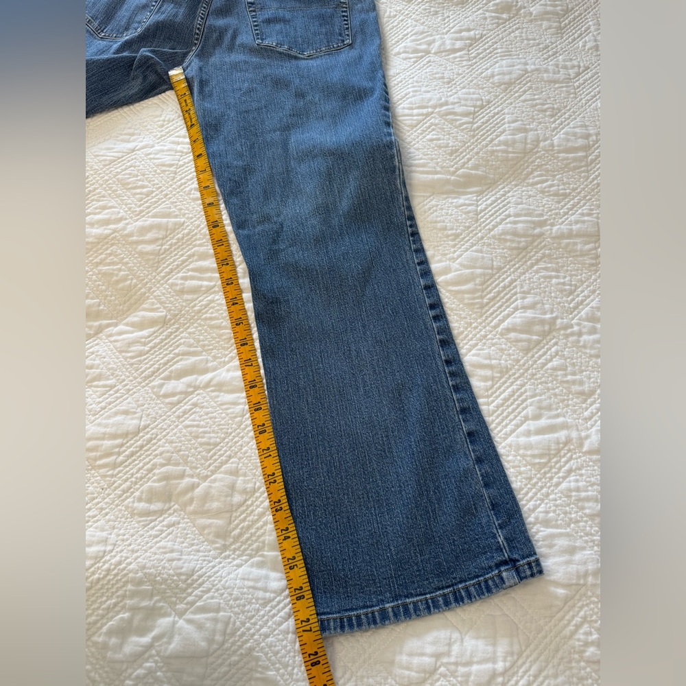 L.L. Bean Medium Wash Cotton Straight Leg Jeans Size 10P - Picture 8 of 9